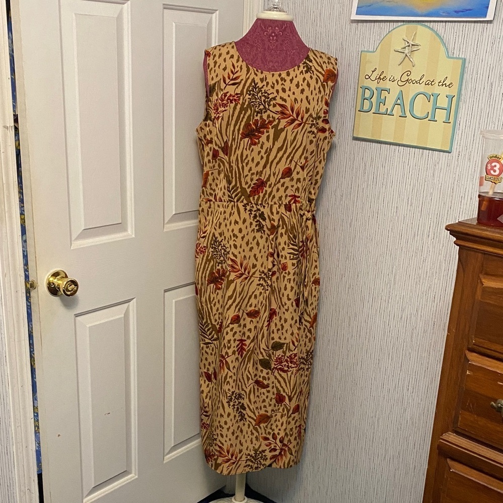 Kathie Lee Size 14 Elegant Cheetah Floral Printed Sleeveless Dress for Any Event